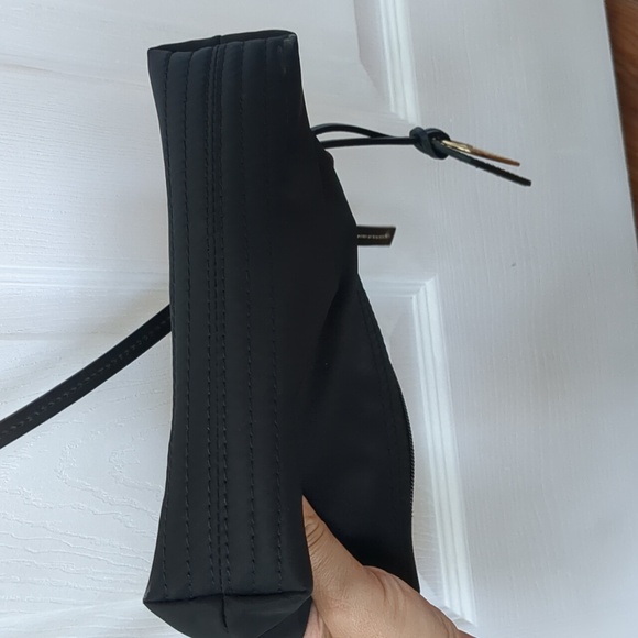 Dooney & Bourke Duck Crossbody Black Leather Trim Duck Hangtag - Picture 9 of 9